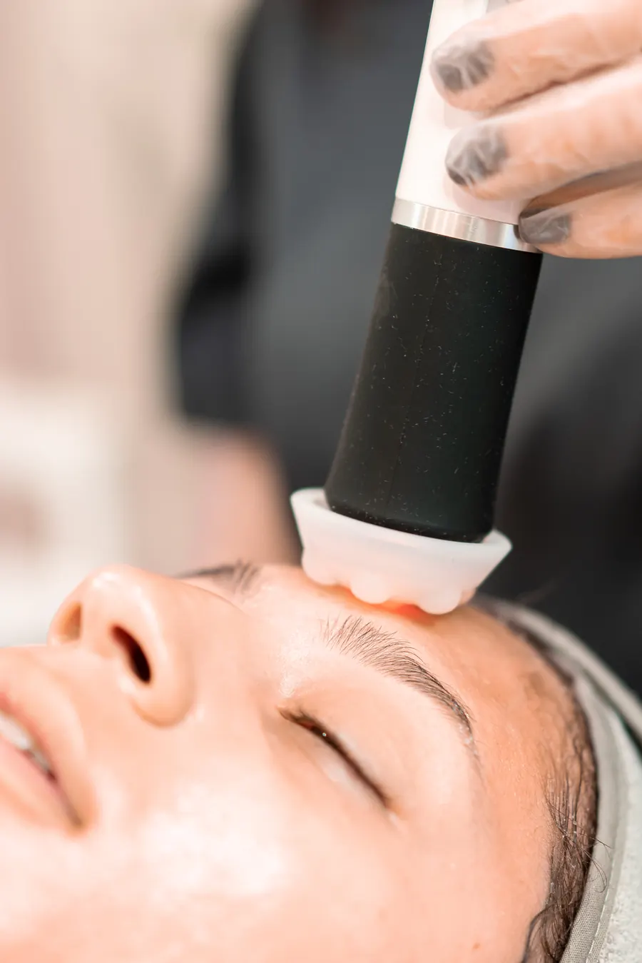 Microcurrent Lifting: The Natural Face-Lift Alternative