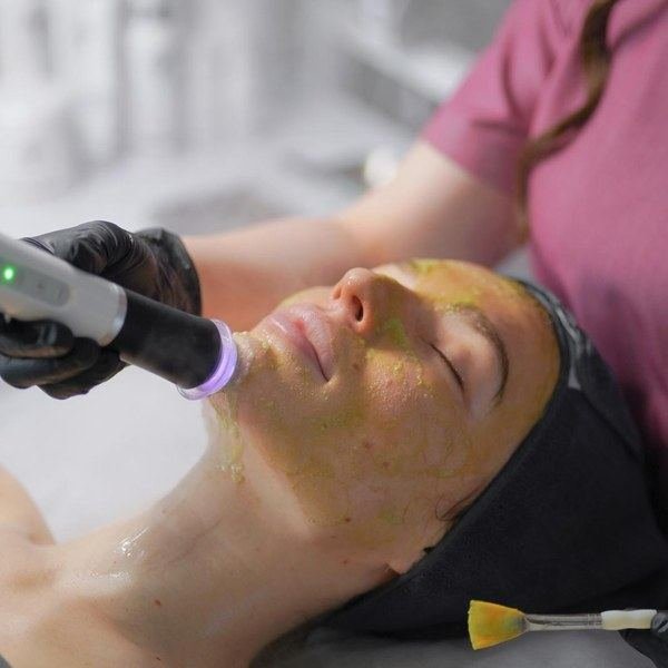 LUX ultrasound step of Glo2Facial
